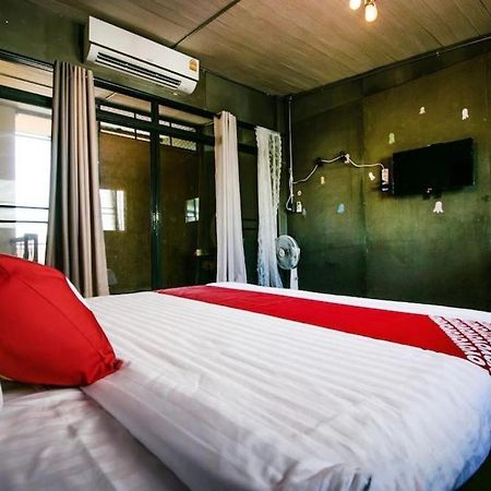 Oyo 505 Ente Space Hostel Bangkok Kültér fotó