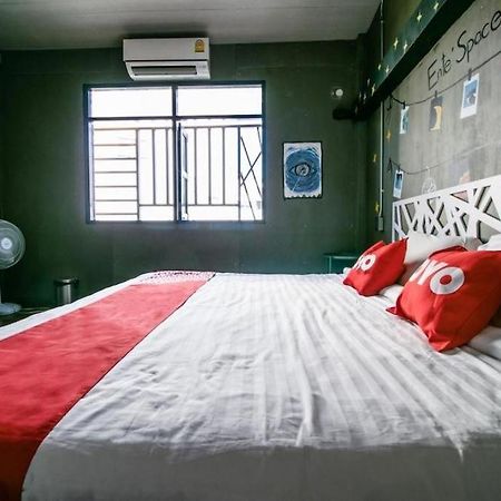 Oyo 505 Ente Space Hostel Bangkok Kültér fotó