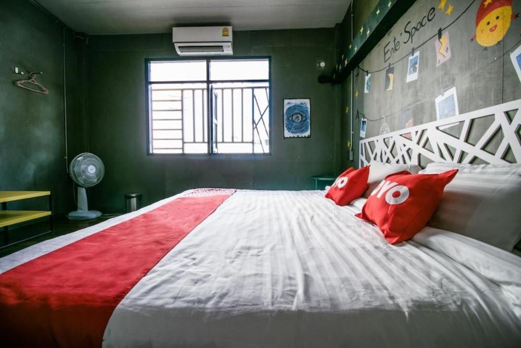 Oyo 505 Ente Space Hostel Bangkok Kültér fotó