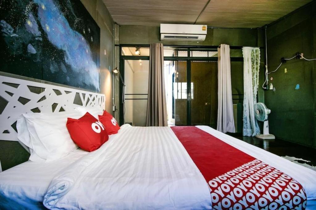 Oyo 505 Ente Space Hostel Bangkok Kültér fotó