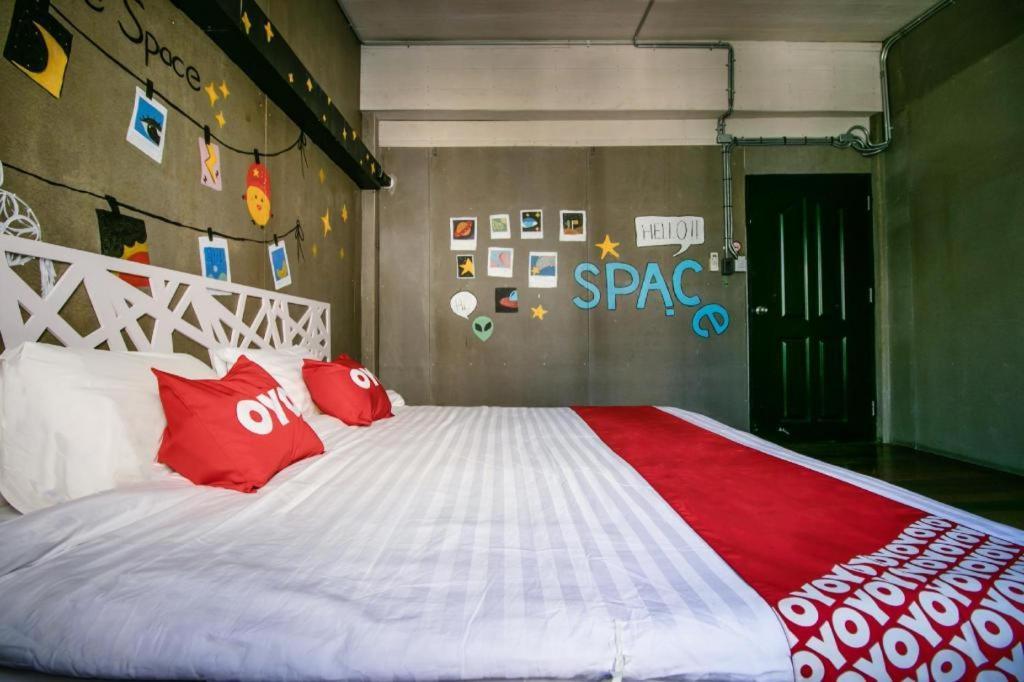 Oyo 505 Ente Space Hostel Bangkok Kültér fotó