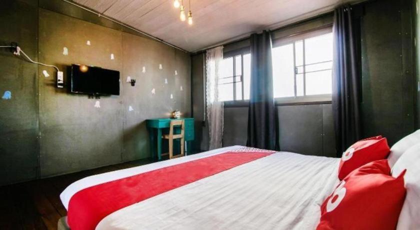 Oyo 505 Ente Space Hostel Bangkok Kültér fotó