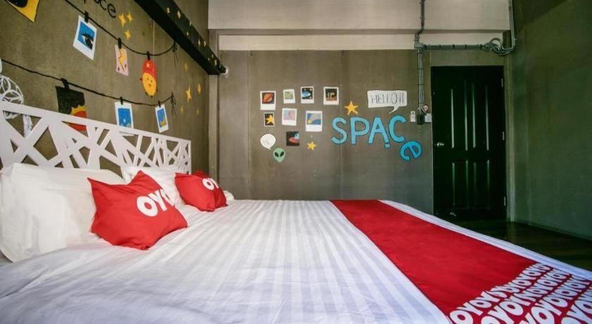 Oyo 505 Ente Space Hostel Bangkok Kültér fotó