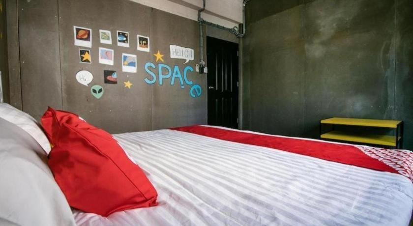Oyo 505 Ente Space Hostel Bangkok Kültér fotó