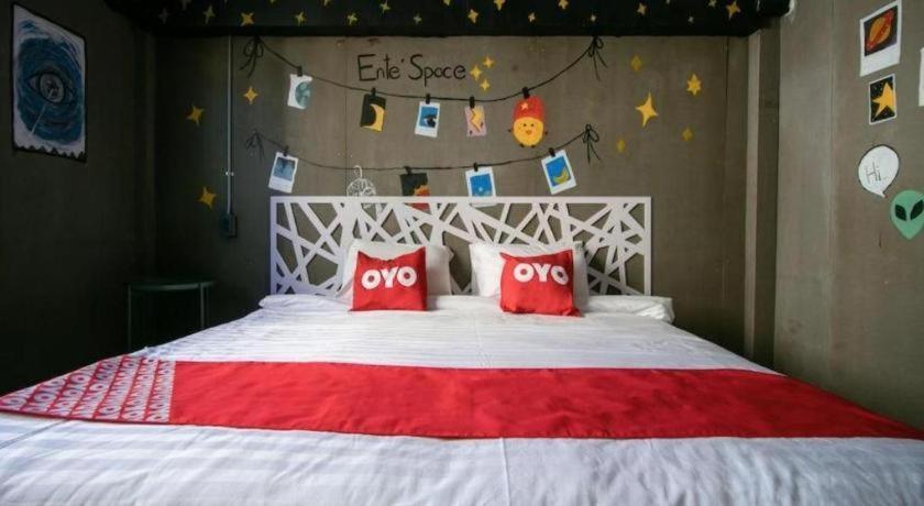 Oyo 505 Ente Space Hostel Bangkok Kültér fotó