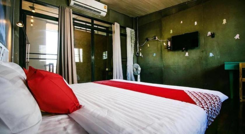 Oyo 505 Ente Space Hostel Bangkok Kültér fotó